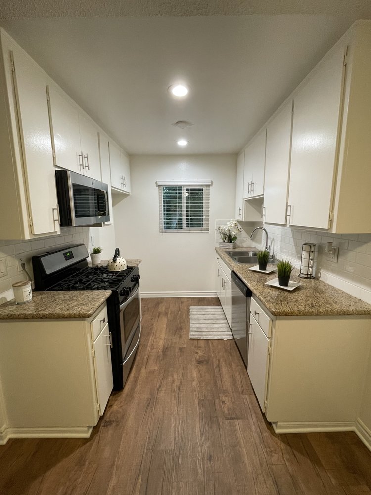 Brentwood Apartments