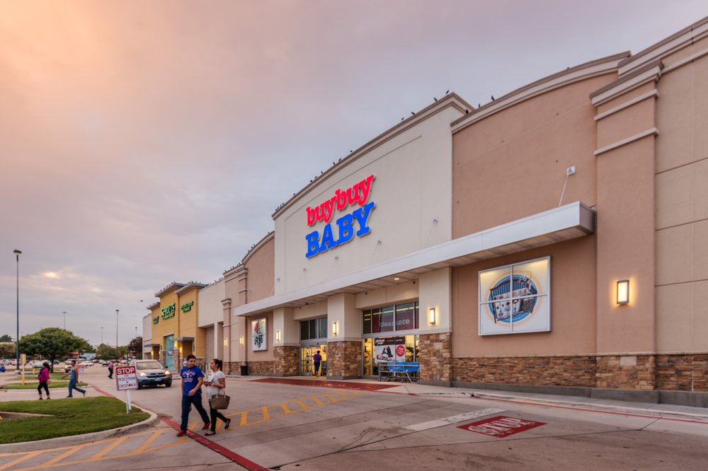 Overton Park Plaza Shopping Centers SW Loop 820 At S Hulen St, TCU