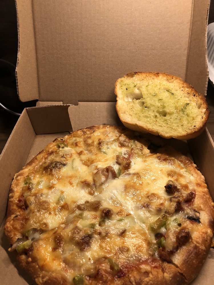 Ricardo's Pizza