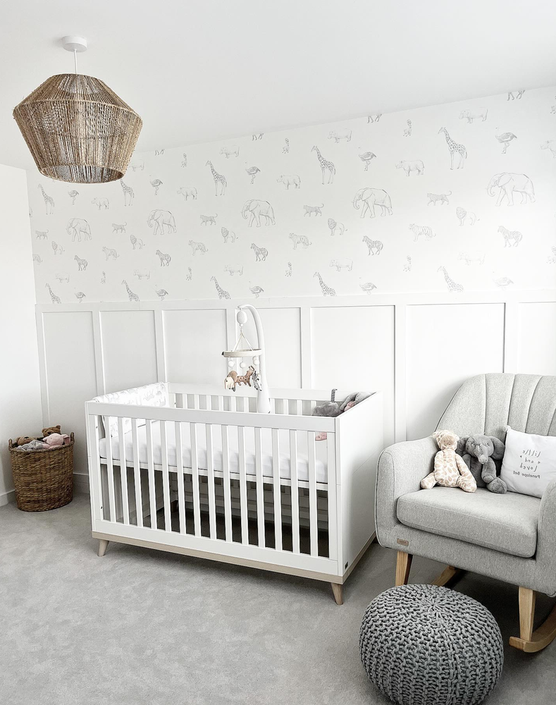 Elegant Italian Installation of Wallpaper