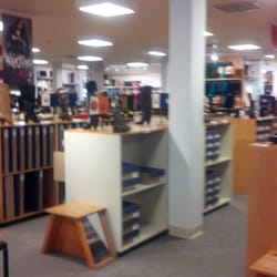 bass shoes stores near me