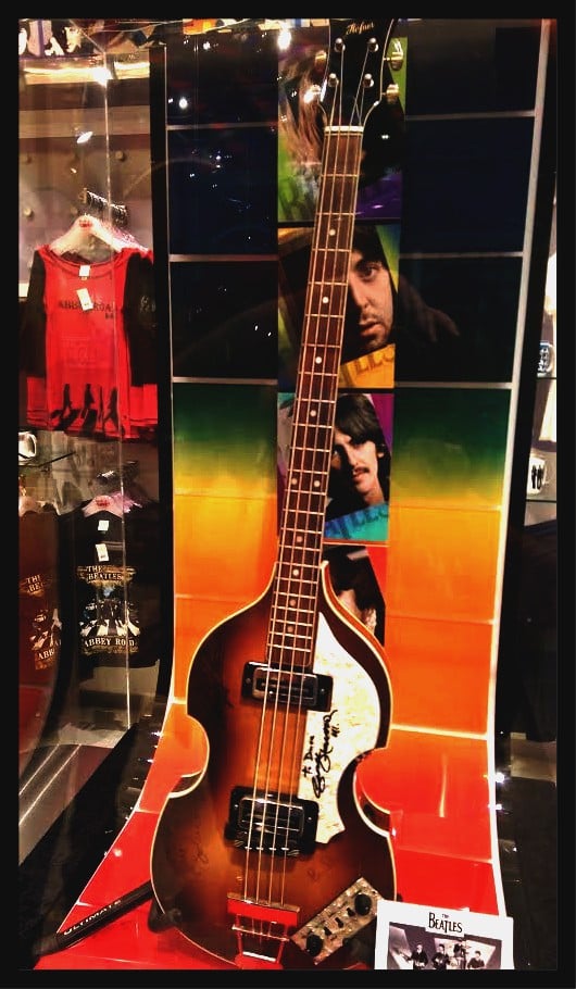 The Beatles Shop 10 Reviews Souvenir Shops 3400 S Las Vegas Blvd