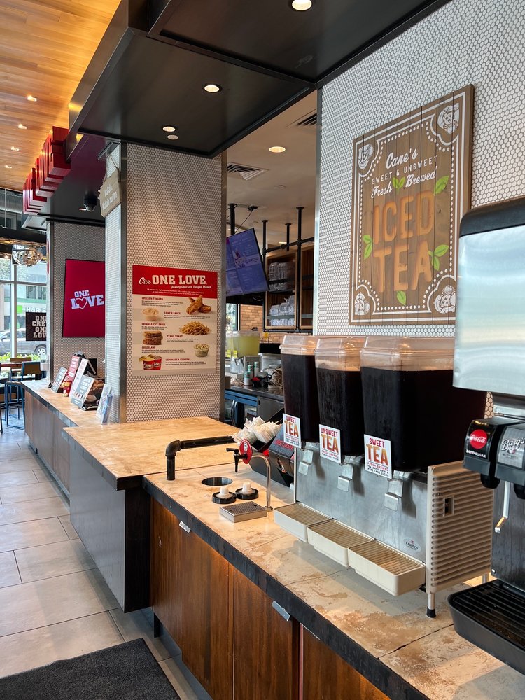 Raising Cane's Chicken Fingers, Honolulu Roadtrippers