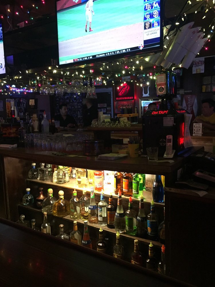 Golden Nugget Tavern 13 Photos & 31 Reviews Sports Bars 2617 N
