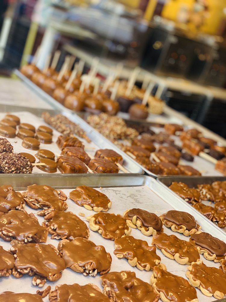 Kilwins Chocolate Fudge and Ice Cream