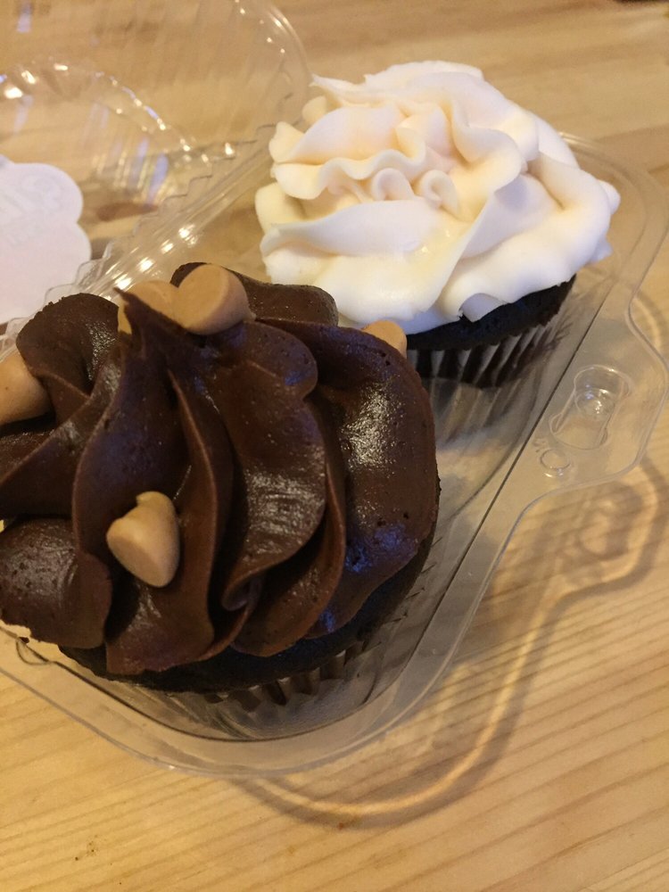 Larry’s House of Cakes 11 Photos Bakeries 1807 W Main St