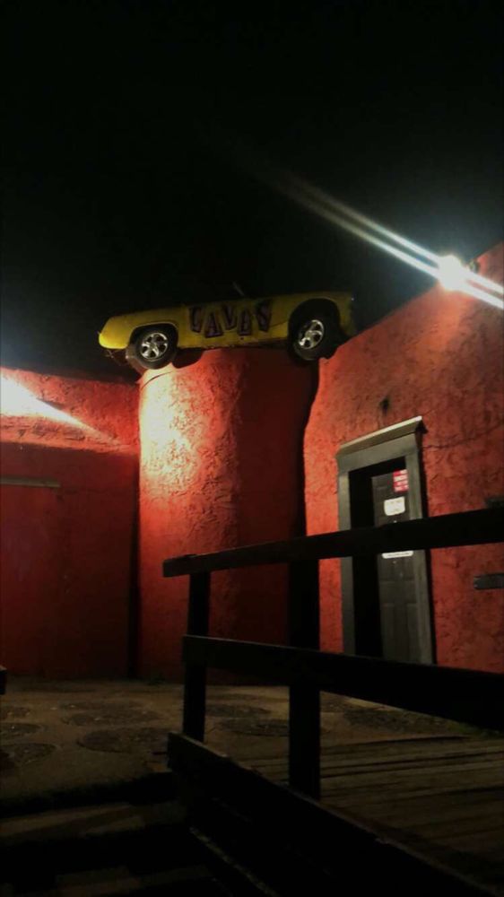 Caves Lounge