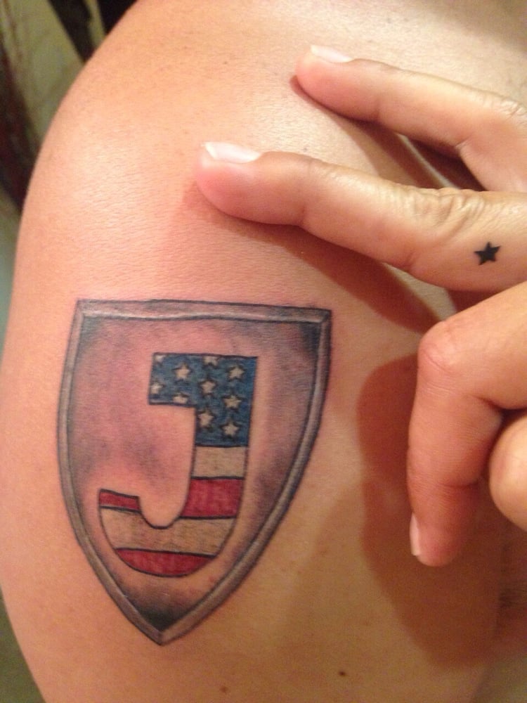 caddy daddy s tattoo and piercing parlor 37 photos amp 15 caddy daddy s tattoo and piercing parlor 37 photos amp 15