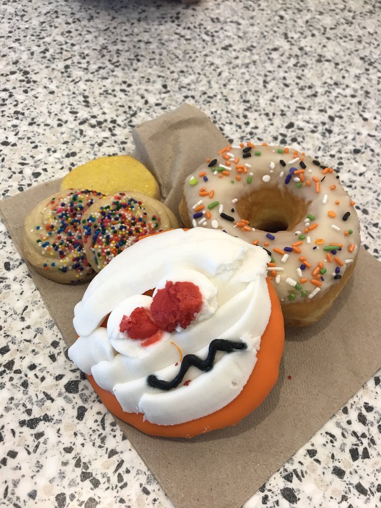 Servatii Pastry Shop & Deli 10 Photos Bakeries 9525 Kenwood Rd