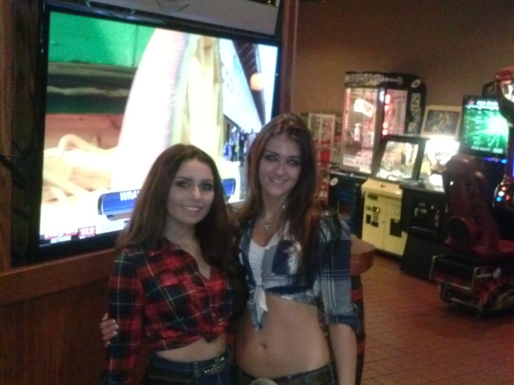 Lewis (L) and Karrie Clements (R) Servers at DUKE�S