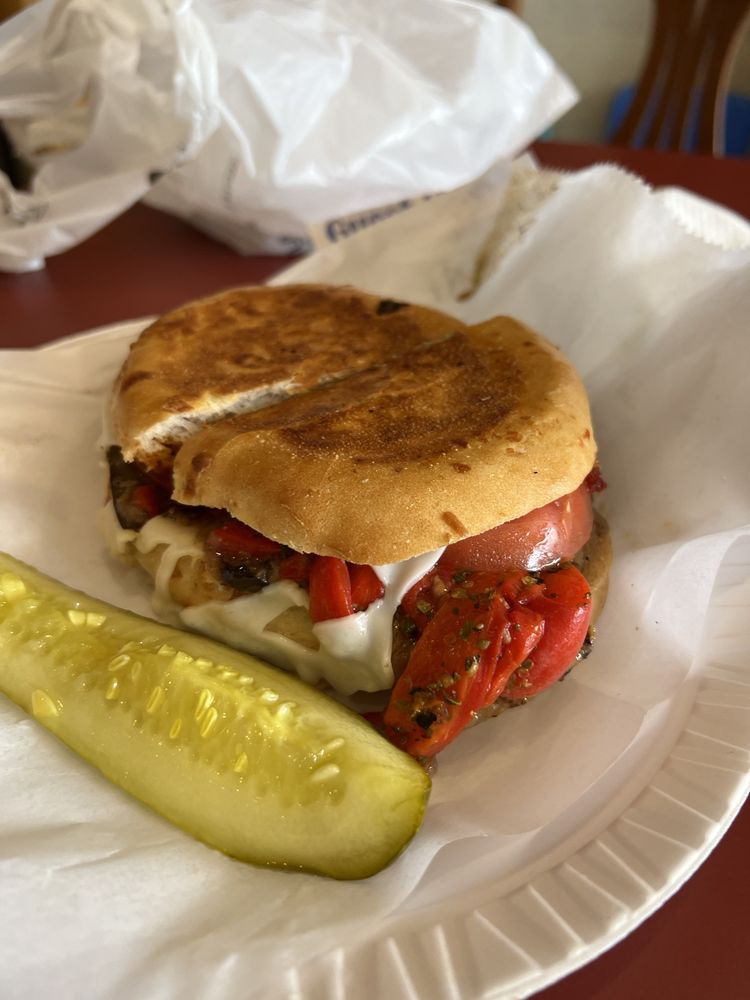 Carmen's Bakery & Deli