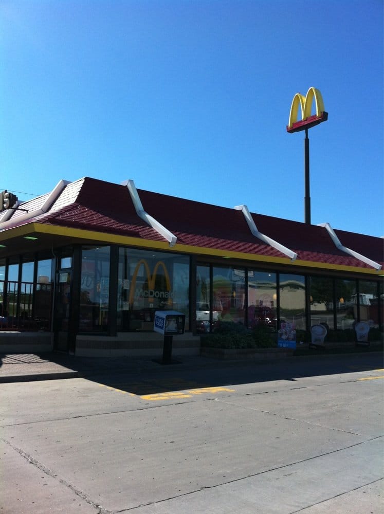 McDonald’s Burgers 1515 S US Hwy 169, Smithville, MO Restaurant