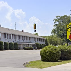 Super 8 Sturgeon Bay 10 Reviews Hotels 409 Green Road Super 8 Sturgeon Bay