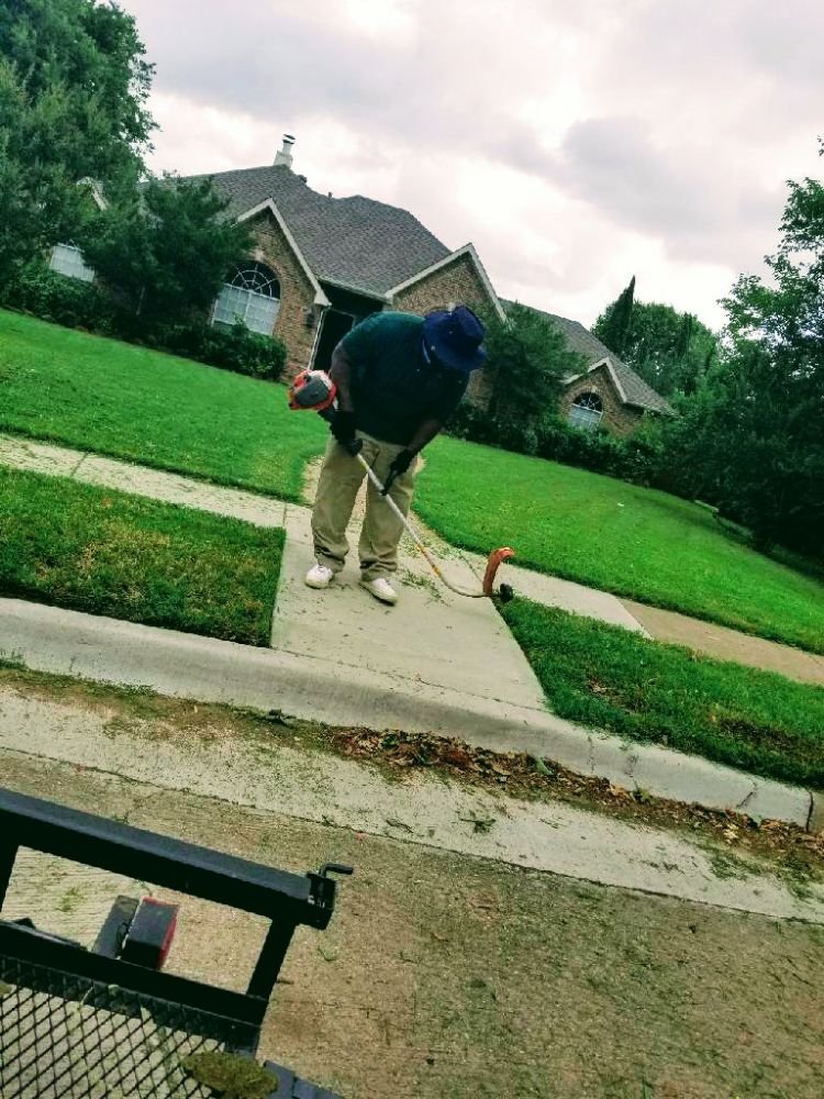 Cuttin It Close Lawn Care Service