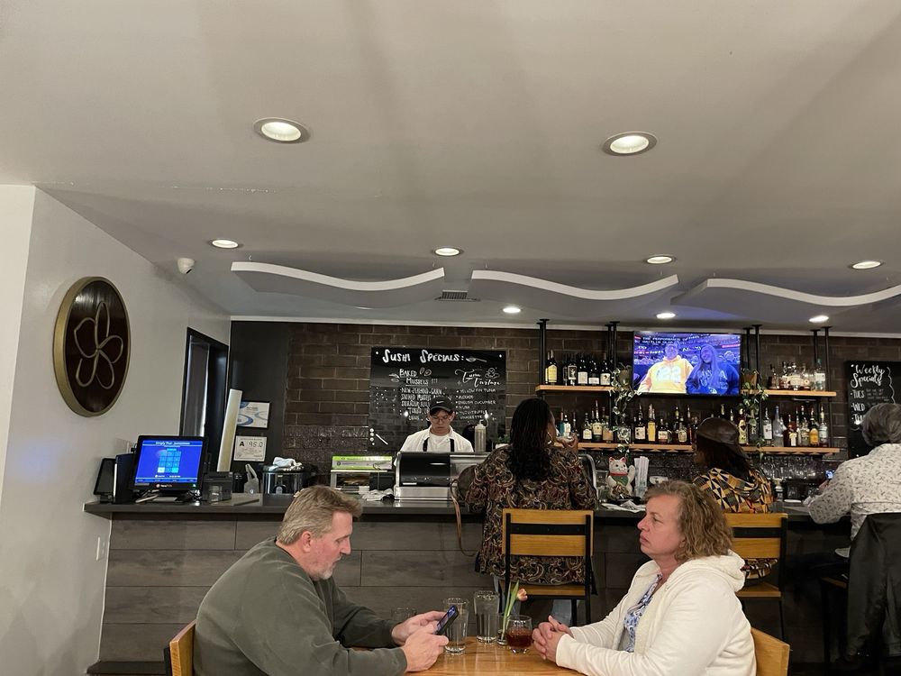 Simply Thai and Sushi Bar