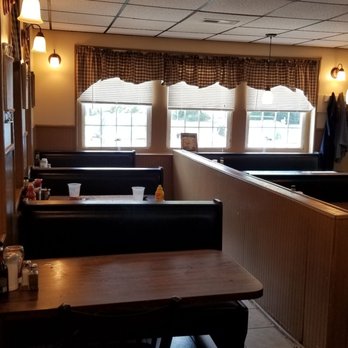 Middle Of Nowhere Diner 76 Photos 159 Reviews Diners 222 Photo Of Middle Nowhere Diner Exeter Ri United States Lunch Counter