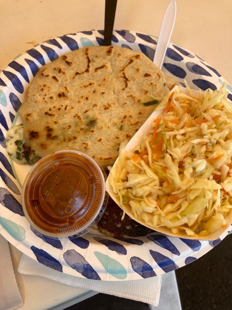 Pupuseria La Migueleña