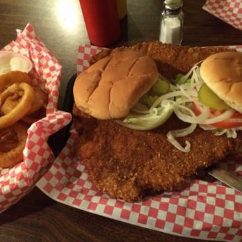 The Grizzlly Den Closed 14 Photos American Traditional 314 Photo Of The Grizzlly Den Delhi Ia United States Yes That