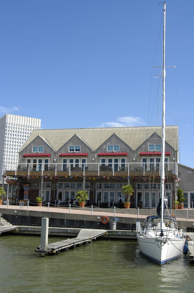 Willie G's Seafood & Steaks