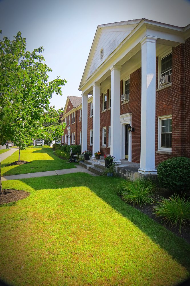 Williamsburg Court Apartments