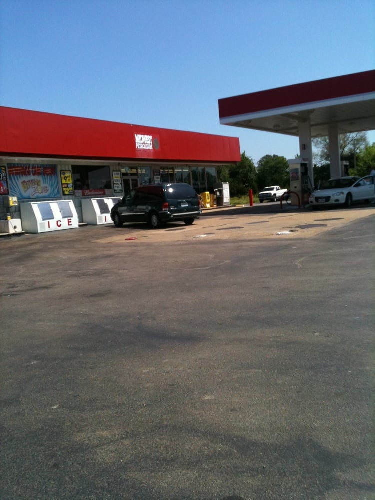Midwest Petroleum Phillips 66 Gas Stations 513 North Service Rd W