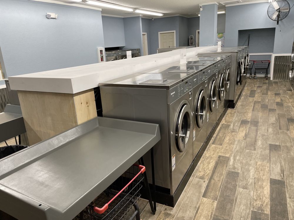 Suds On Belcher Laundromat