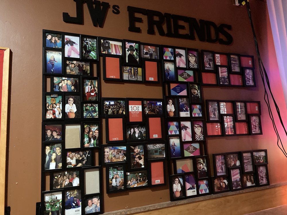 JW's Pub