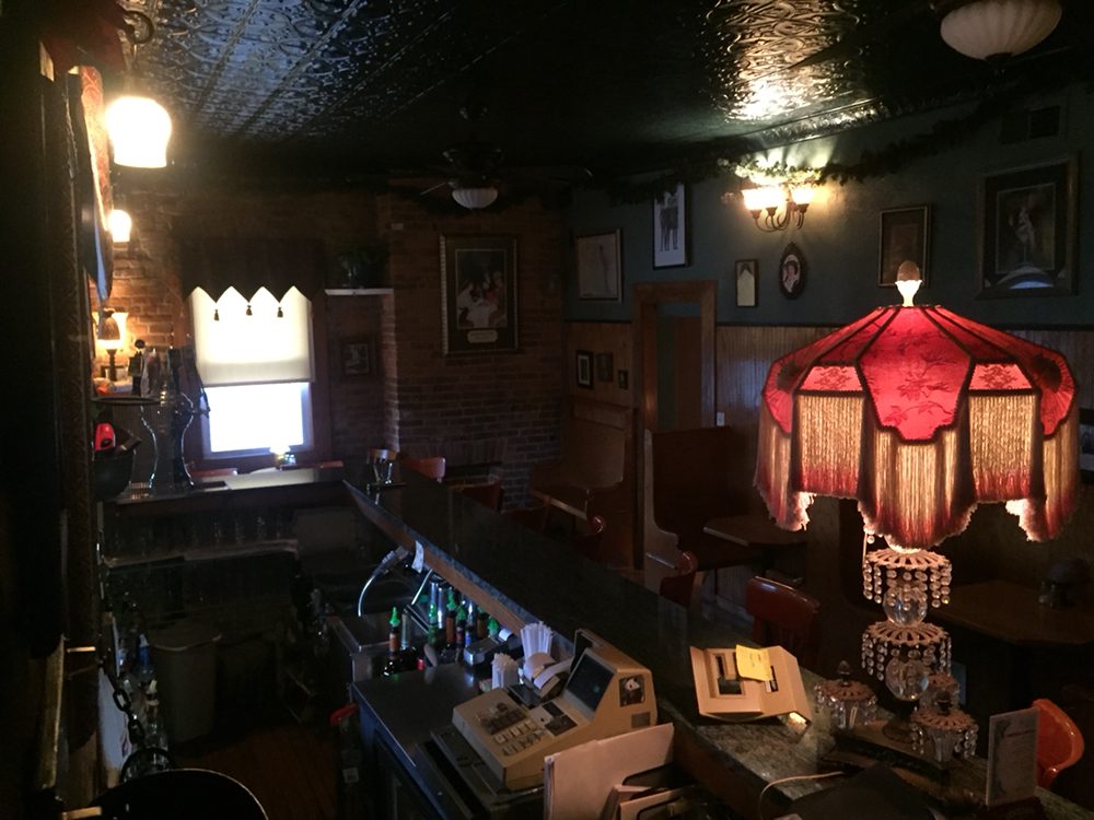 The Tin Lizzy 24 Photos & 13 Reviews Italian 259 Main St