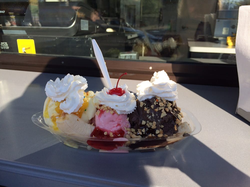 Dairy King Ice Cream & Frozen Yogurt 341 Lakeshore Road E, Port