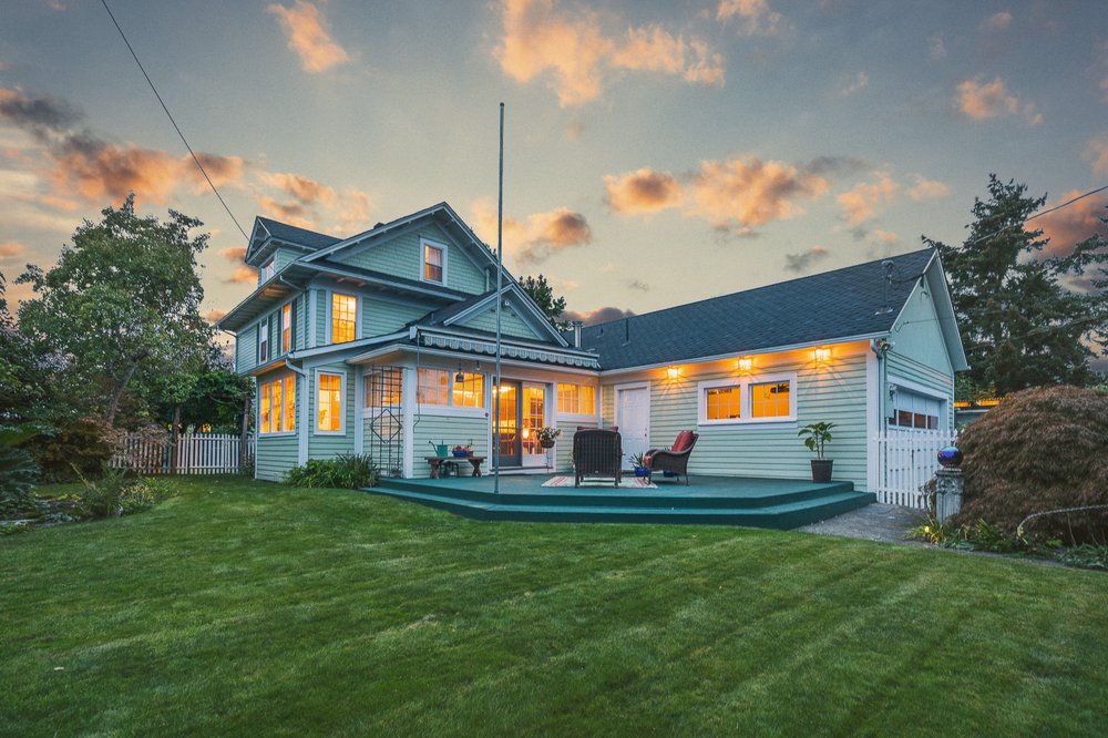 Dale Perozzo - Coldwell Banker Voetberg Real Estate