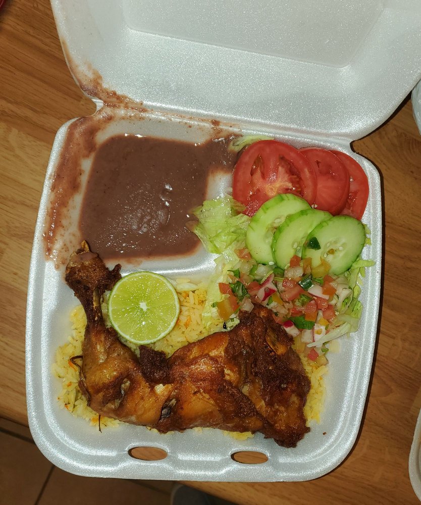 Antojitos salvadoreños