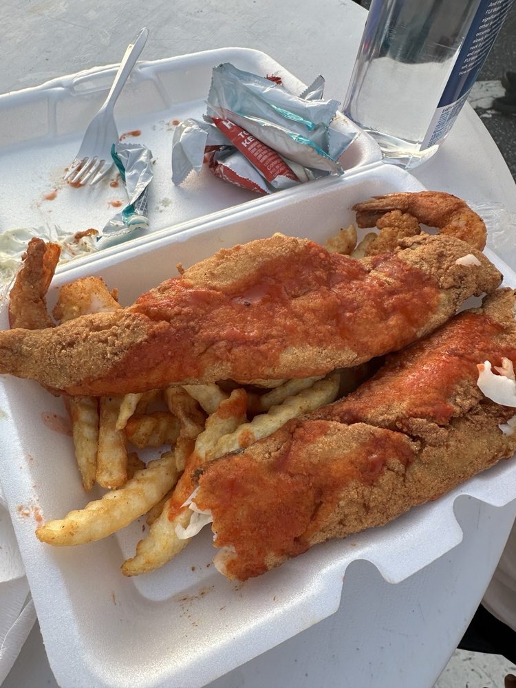 Off The Hook Seafood & Chicken