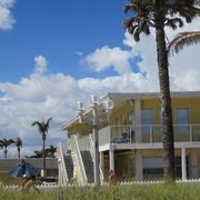 Paradise Oceanfront Hotel 21 Photos 12 Reviews Hotels 1907 N Clean Open Area Photo Of Paradise Oceanfront Hotel Hollywood Fl United States