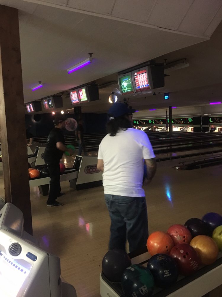 Wood Dale Bowl 10 Photos & 17 Reviews Bowling 155 W Irving Park