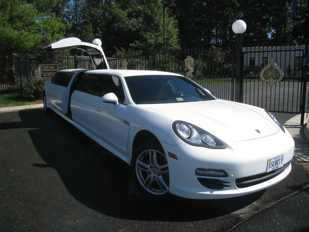 Escort Limousine
