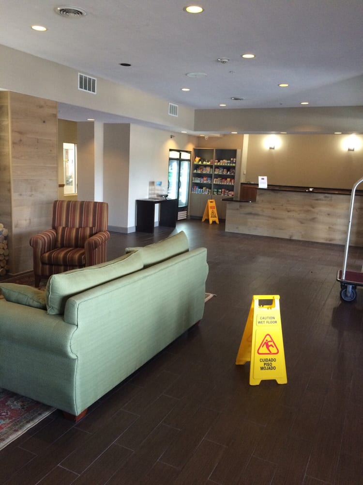 Country Inn & Suites
