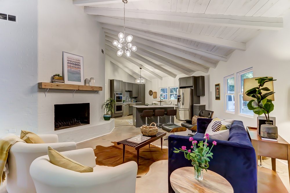 Shannon Lynch - Savvy + Co Real Estate