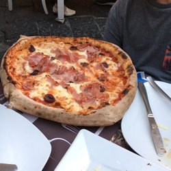 il vicolo pizza e vino pizza via del colosseo 5 catania italy pizza e vino