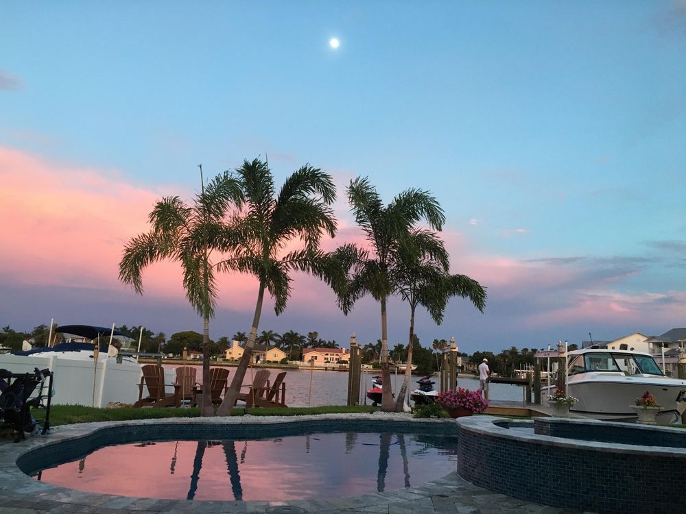 image of business Hollywood Pools and Spas