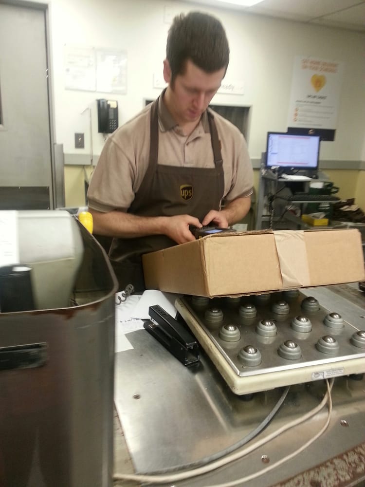 UPS Customer Center - 16 Reviews - Couriers & Delivery ...