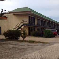 Grumpy S Motor Inn Hotels 420 E I 10 Frontage Rd Flatonia Tx Photo Of Grumpy S Motor Inn Flatonia Tx United States