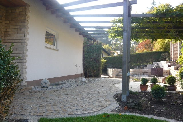 Gartengestaltung Dresden, pflaster - granit - gelb, trockenmauer - jurakalk, terrasse, Design ideen