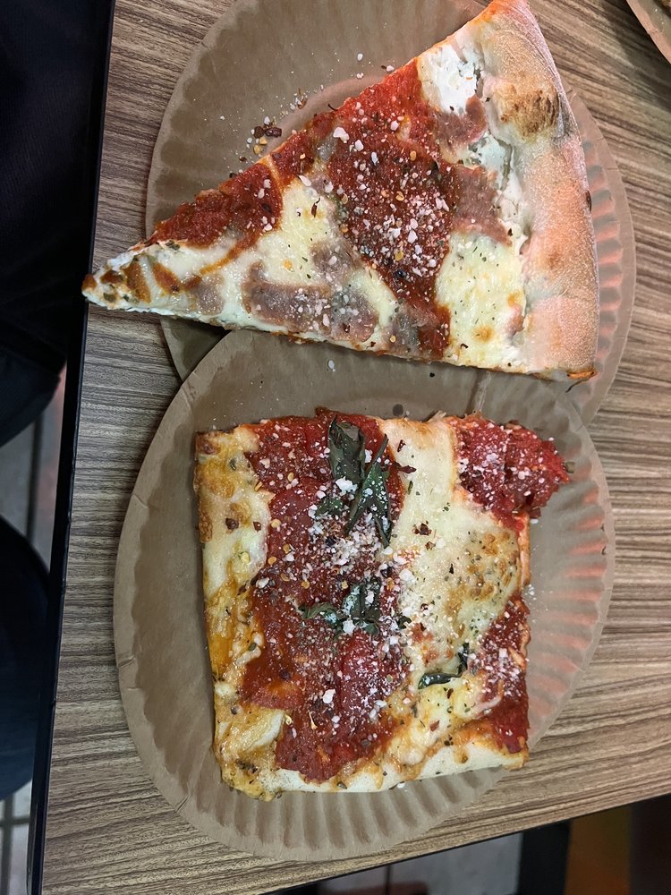 Savona's Pizza Plaza