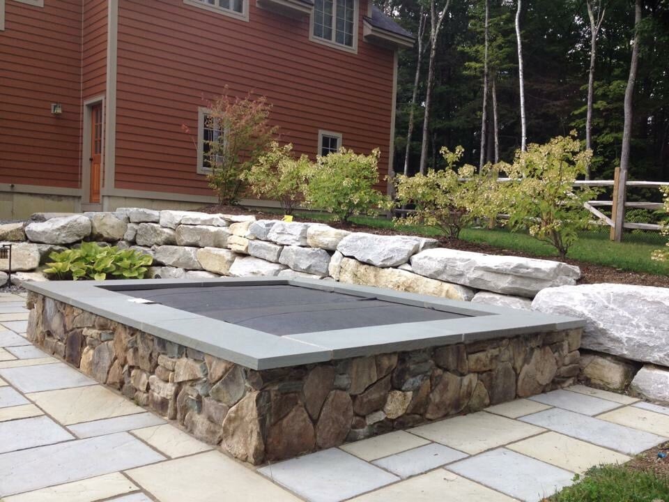 D R  Landscaping