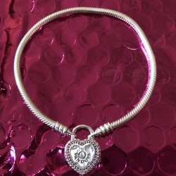 Pandora 28 Photos 40 Reviews Jewelry 98 1005 Moua Rd Photo Of Pandora Aiea Hi United States One Their Newest Bracelets
