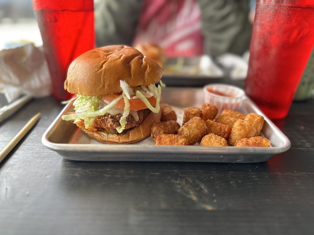 Cheeks’ Chicken & Burgers