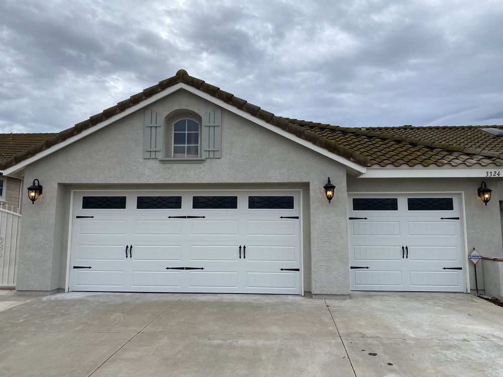 E1 Garage Doors