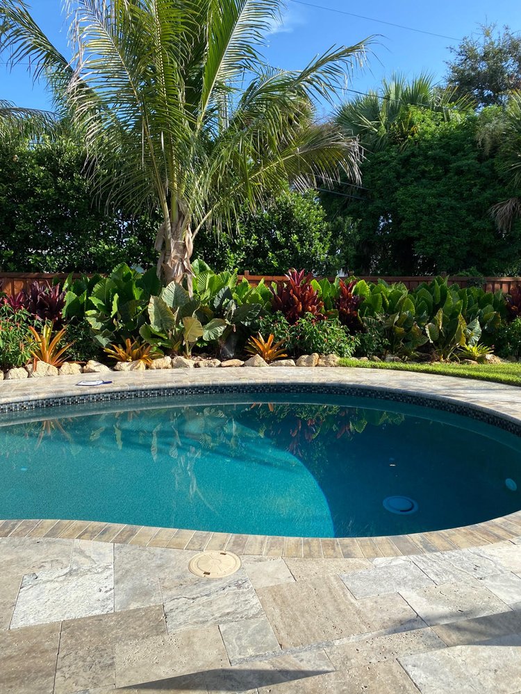 Pura Vida Tropical Gardens