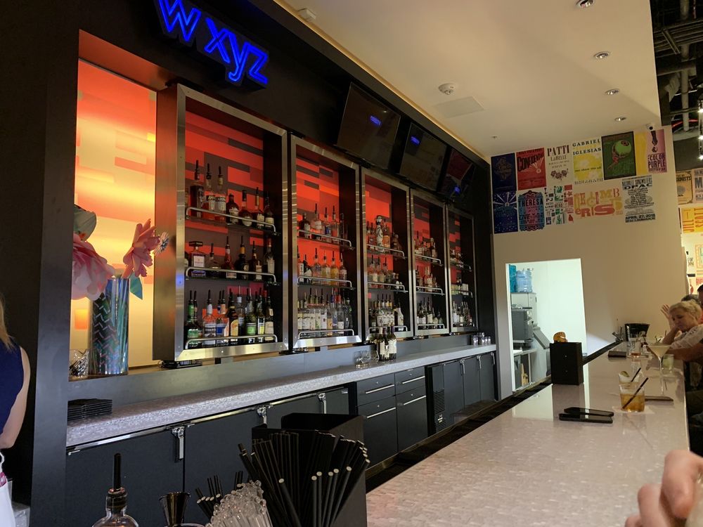W XYZ Bar