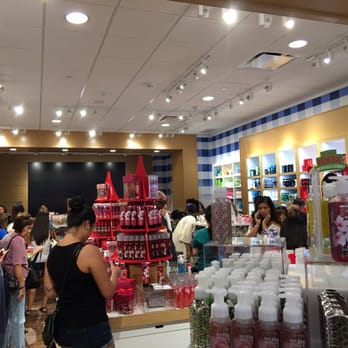 bath body works 23 photos 10 reviews cosmetics beauty bath and body works new philadelphia ohio